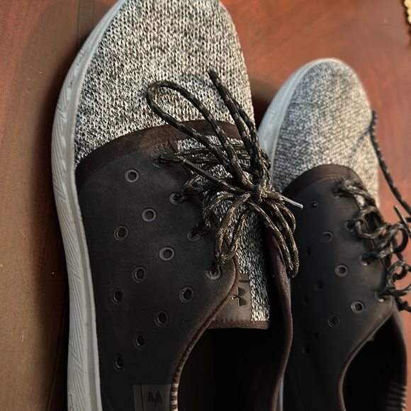 Men’s Under Armour Sneakers - Picture 2 of 6